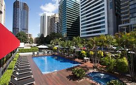 โรงแรมรอยัล ออนเดอะพาร์ค